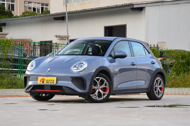 疫情笼罩下的变革之年 2021年汽车行业大事盘点