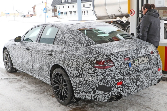全新梅赛德斯-AMG E53e谍照首曝 或借用C63插混动力