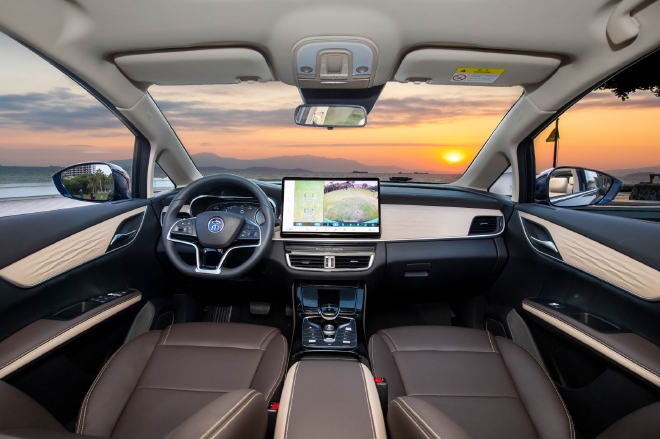 综合续航1090公里 2022款宋MAX DM-i售价14.58-17.28万元