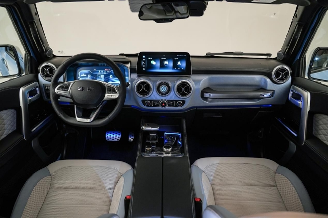 城市中的硬派风景线 实拍2023款BJ40城市猎人版