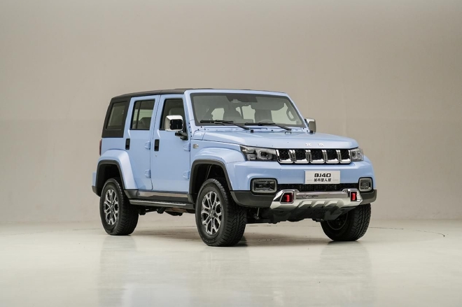 城市中的硬派风景线 实拍2023款BJ40城市猎人版