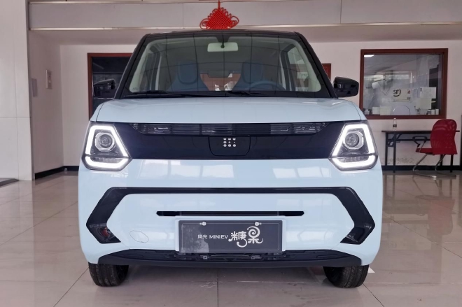 最大续航220km 风光MINIEV糖果款上市实拍