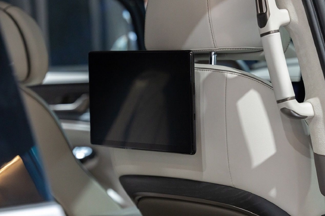 气场十足 实拍腾势D9首次亮相北京