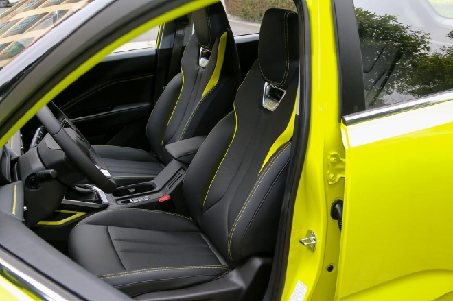 颜值开路 价格取胜 试驾五菱星驰