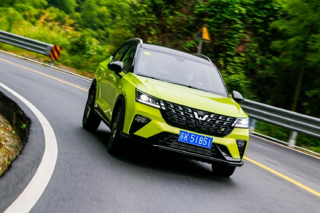 颜值开路 价格取胜 试驾五菱星驰