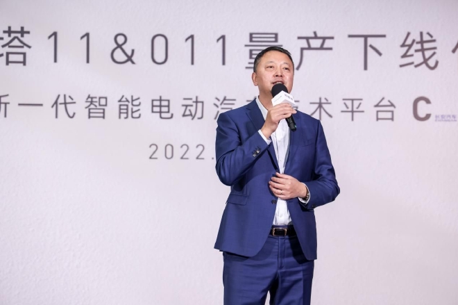 站在下线里程碑 回首卷王阿维塔11的这一年