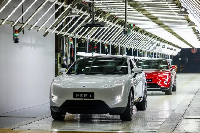 站在下线里程碑 回首卷王阿维塔11的这一年