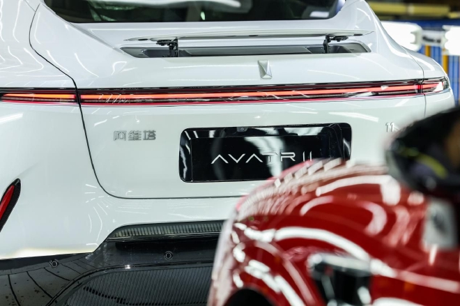 站在下线里程碑 回首卷王阿维塔11的这一年