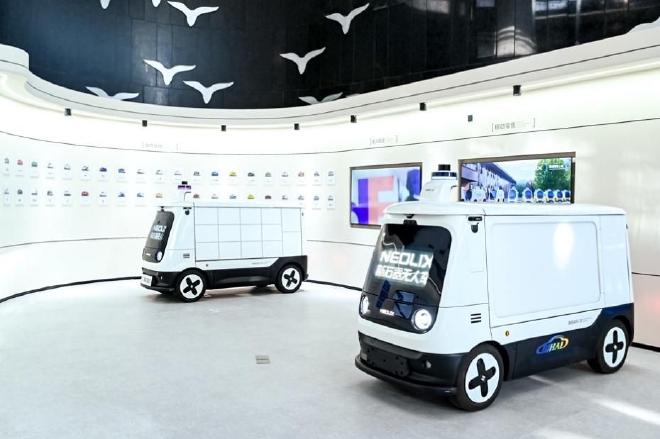 新石器无人车获TÜV莱茵首张低速自动驾驶系统China-mark认证证书