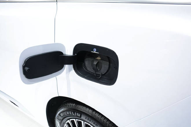 2022广州车展：腾势D9纯电版正式亮相