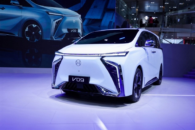 2022广州车展：合创全新旗舰MPV V09首发亮相