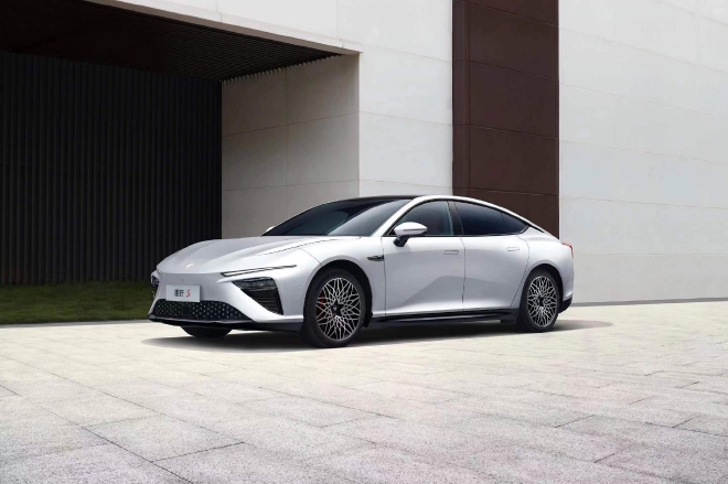 哪吒汽车2022全年交付15.2万台 同比增长118%