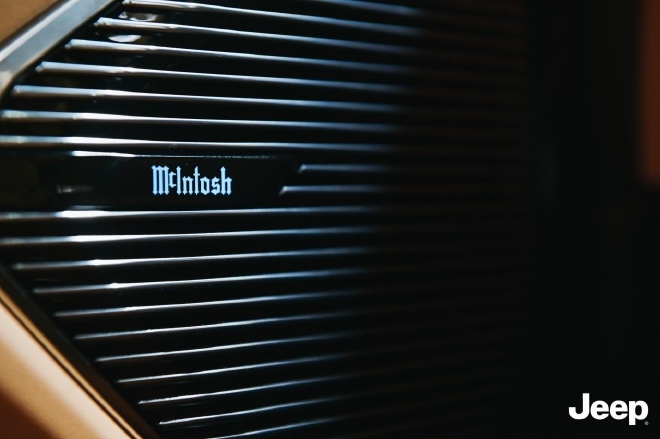 越野电动化新作 Jeep®全新⼤切诺基4xe亮相北京