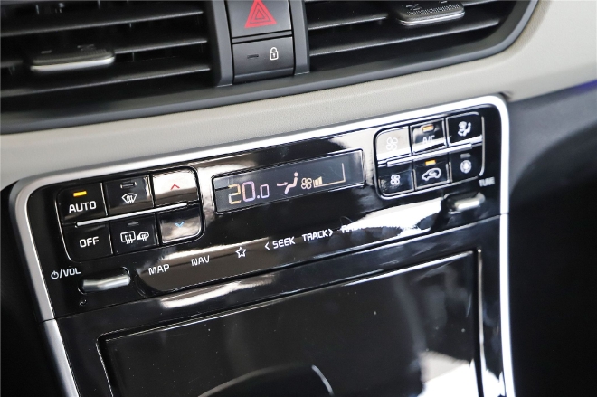 家族风格显著 静态体验起亚赛图斯