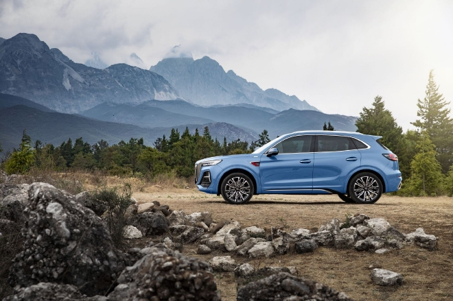 18.38-24.98万元 新红旗HS5长春马拉松上市