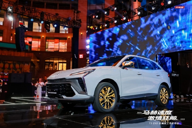 售价9.99-13.99万元 风行T5 EVO狂飚版上市
