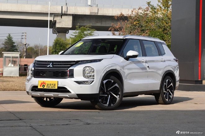 车圈热搜 何小鹏进厂拧螺丝 奥迪或将向中国车企买电车授权