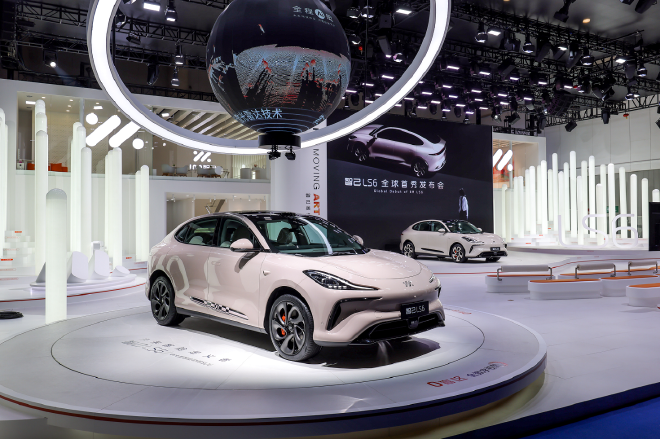 2023成都车展：智己LS6开启预售