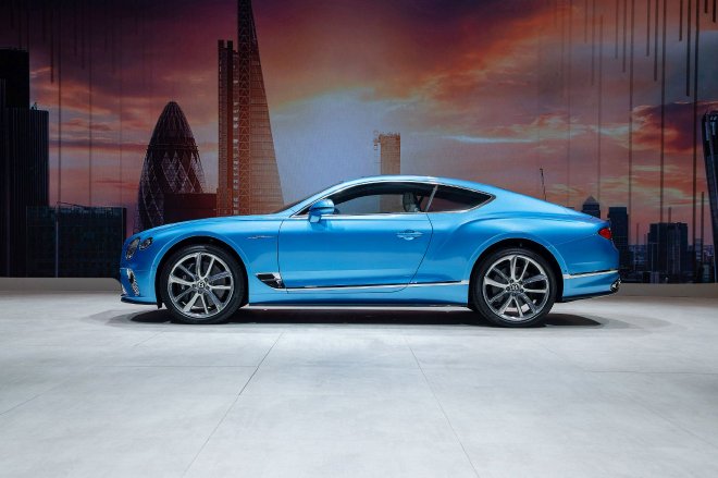 2023成都车展：宾利最新产品阵容亮相