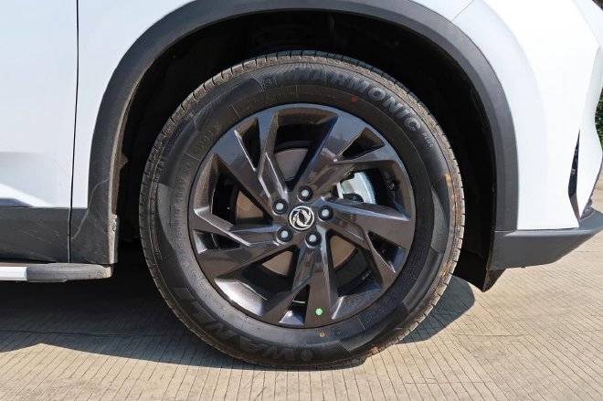 质朴无华的纯电实力派 东风风神SKY EV01试驾