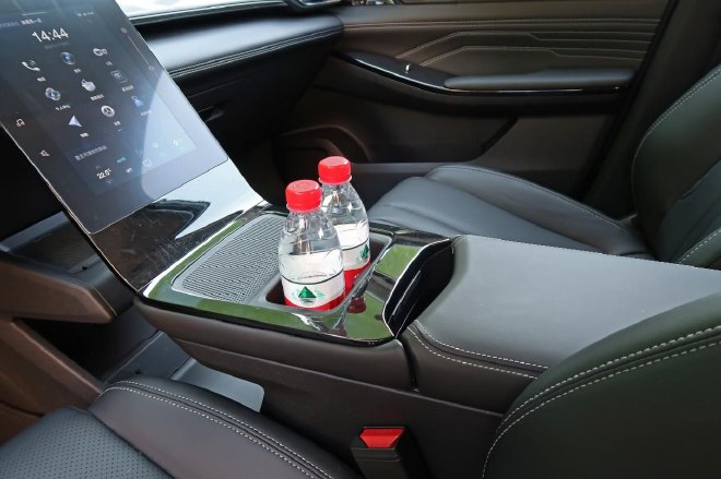 质朴无华的纯电实力派 东风风神SKY EV01试驾