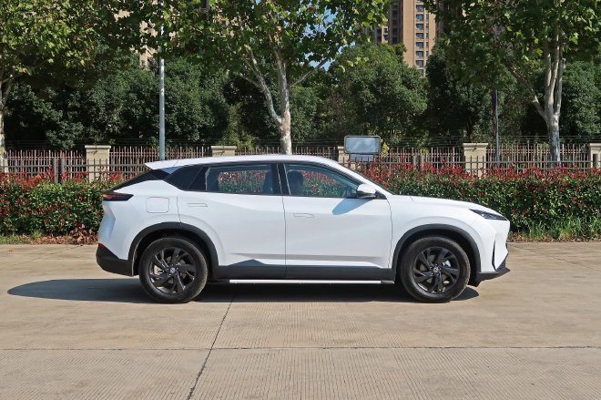 质朴无华的纯电实力派 东风风神SKY EV01试驾