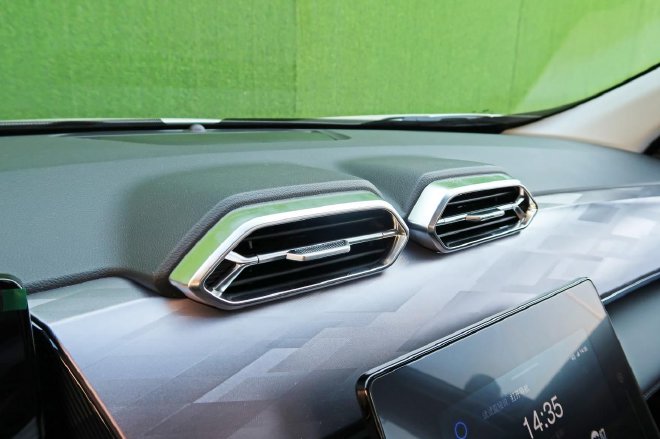 质朴无华的纯电实力派 东风风神SKY EV01试驾