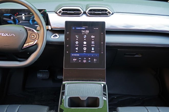 质朴无华的纯电实力派 东风风神SKY EV01试驾