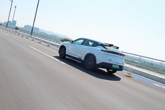 质朴无华的纯电实力派 东风风神SKY EV01试驾