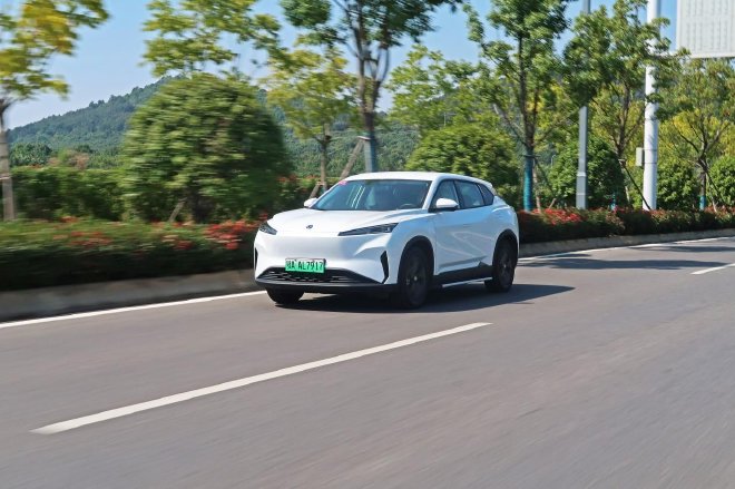 质朴无华的纯电实力派 东风风神SKY EV01试驾