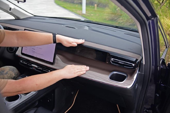 广汽传祺新能源E8试驾 可移动的大平层