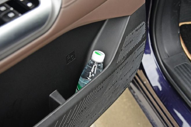 广汽传祺新能源E8试驾 可移动的大平层