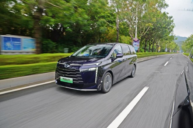 广汽传祺新能源E8试驾 可移动的大平层