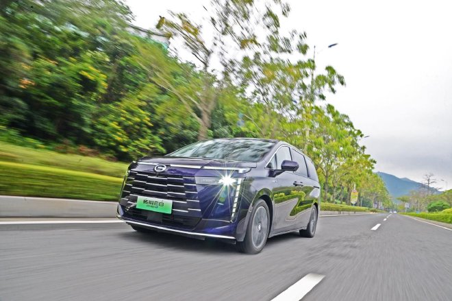 广汽传祺新能源E8试驾 可移动的大平层