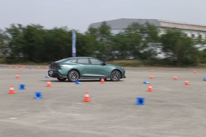 Feel the charm of digital electric drive and test drive Changan Qiyuan Q05/A06