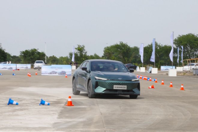Feel the charm of digital electric drive and test drive Changan Qiyuan Q05/A06