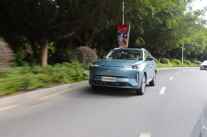 Feel the charm of digital electric drive and test drive Changan Qiyuan Q05/A06