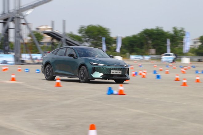 Feel the charm of digital electric drive and test drive Changan Qiyuan Q05/A06