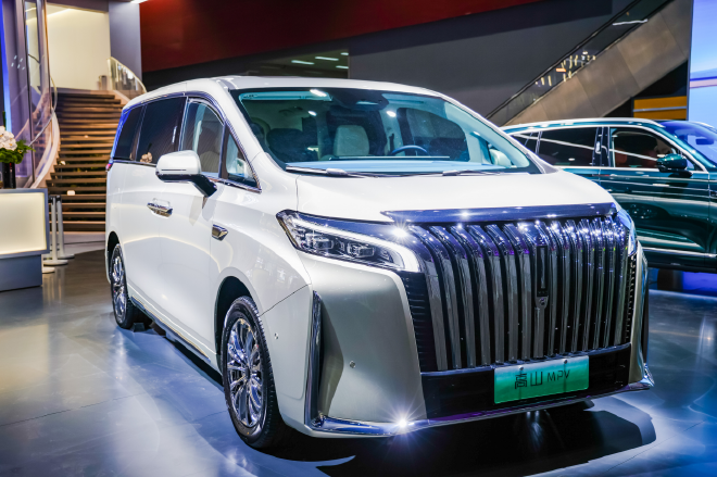 2023广州车展：魏牌高山MPV亮相