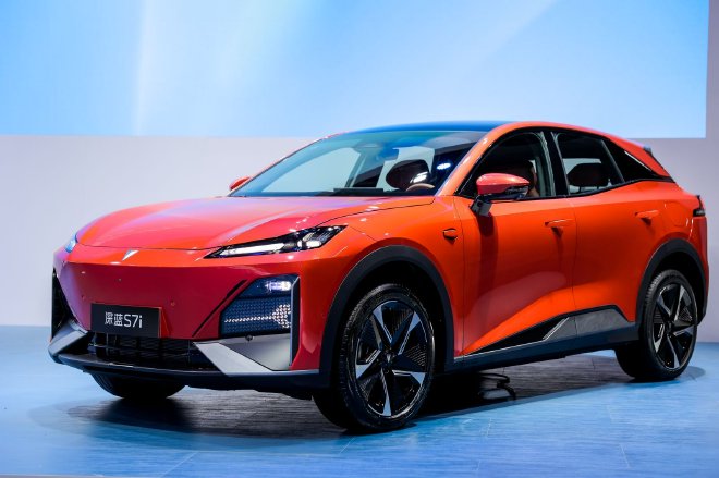 挑战混动天花板 深蓝超级增程有何秘笈