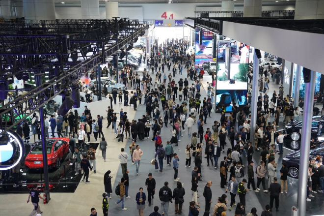 2023广州车展：新能源车强势“霸展” 智能技术展开新角逐