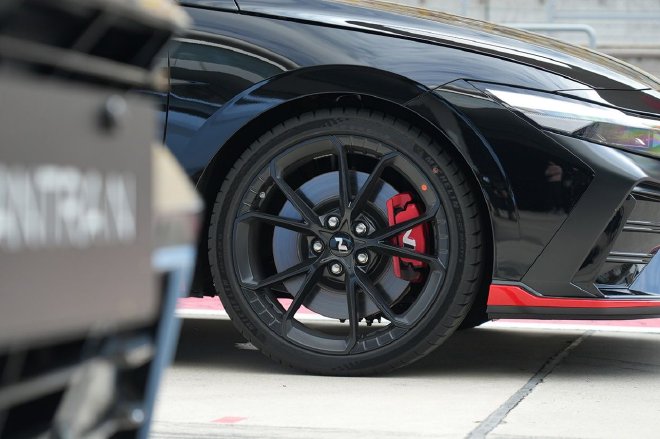 一台颇有诚意的前驱性能车 试驾现代伊兰特Elantra N