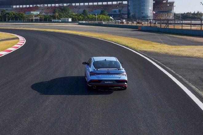 一台颇有诚意的前驱性能车 试驾现代伊兰特Elantra N