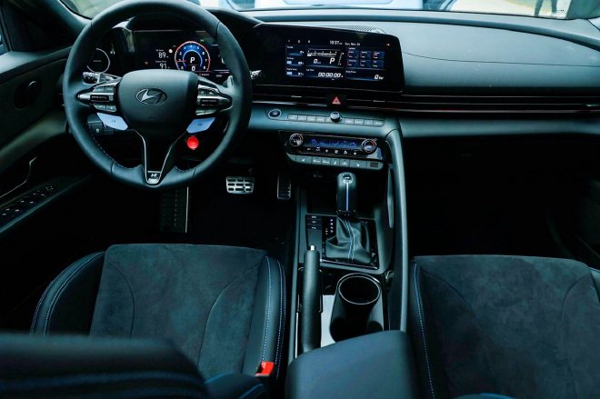 一台颇有诚意的前驱性能车 试驾现代伊兰特Elantra N