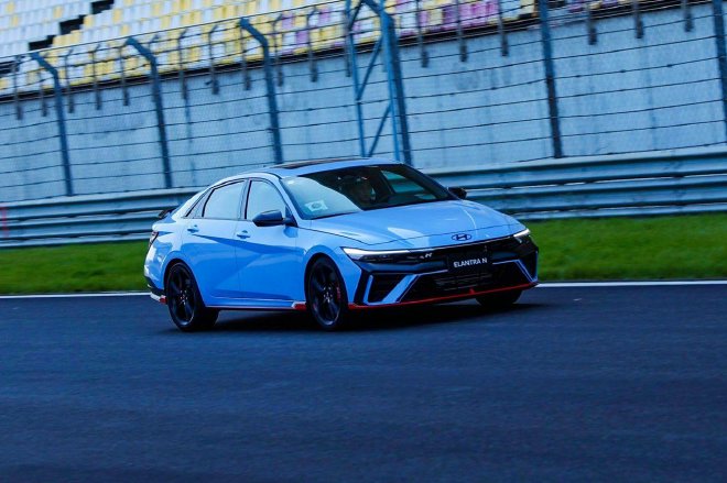 一台颇有诚意的前驱性能车 试驾现代伊兰特Elantra N