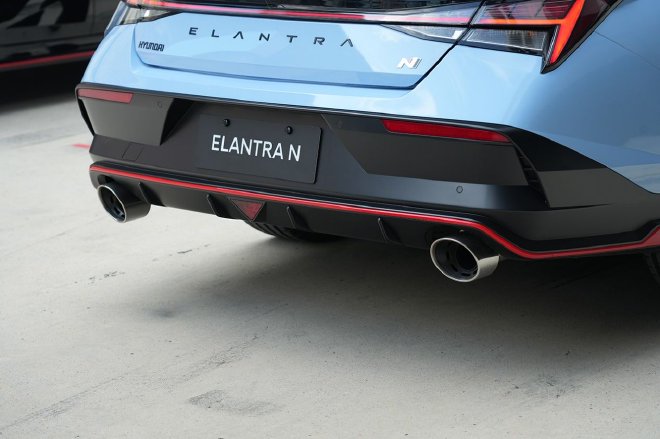 一台颇有诚意的前驱性能车 试驾现代伊兰特Elantra N