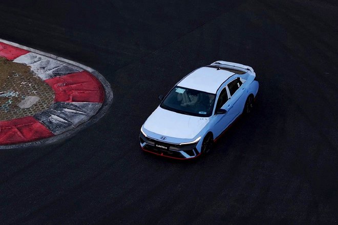 一台颇有诚意的前驱性能车 试驾现代伊兰特Elantra N