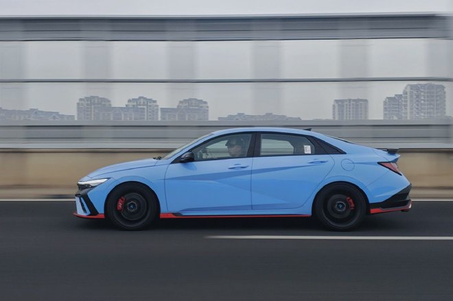一台颇有诚意的前驱性能车 试驾现代伊兰特Elantra N