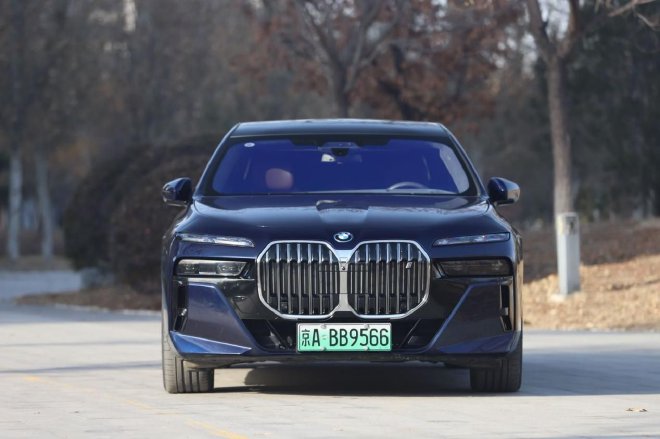 智能时代如何提升数字化体验？创新纯电动BMW i7给出答案