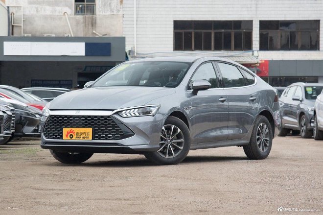 销量大幅领先第二名 比亚迪秦2023年度销冠稳了